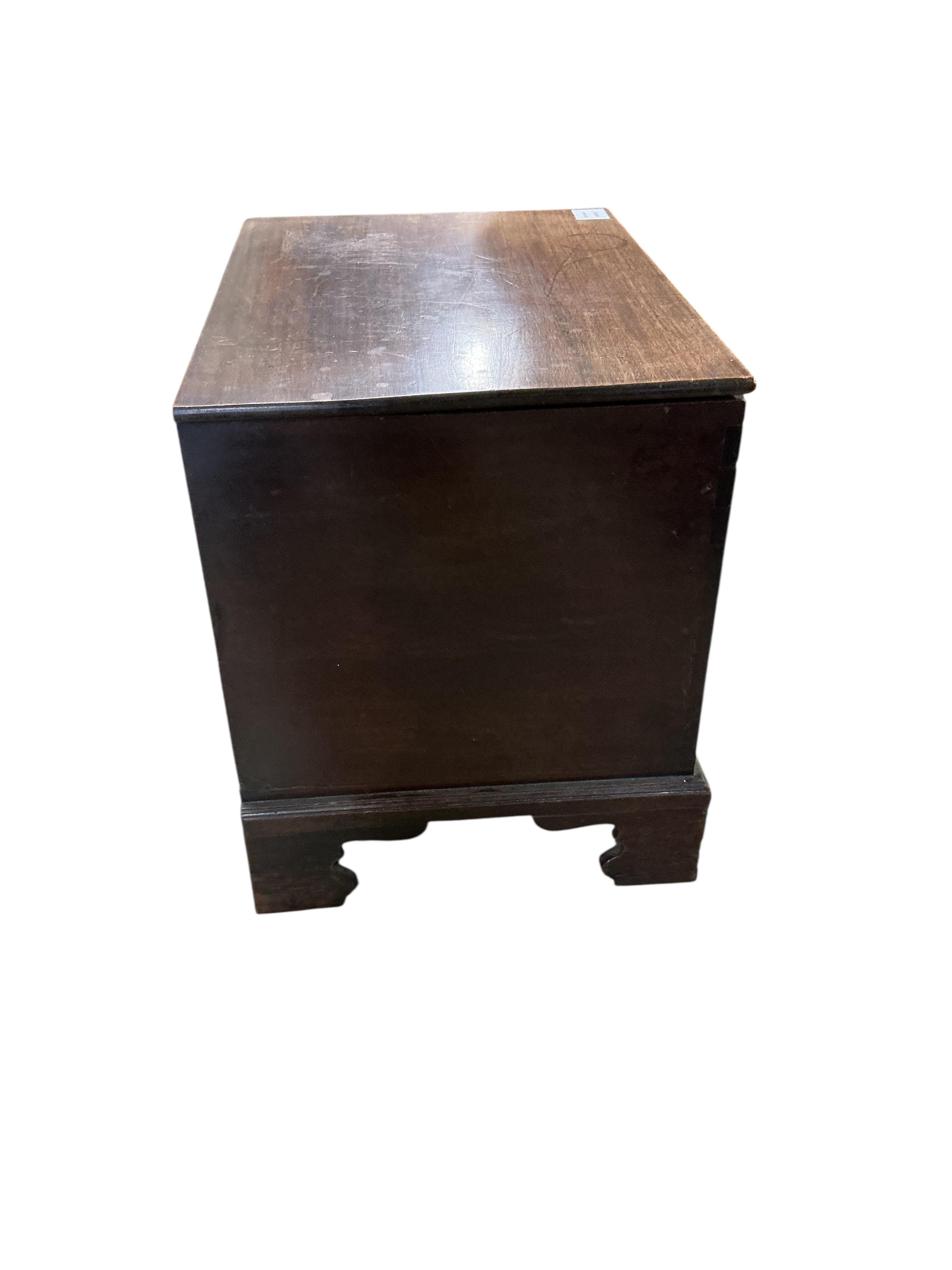 A small George III style mahogany trunk, width 59cm, depth 36cm, height 44cm